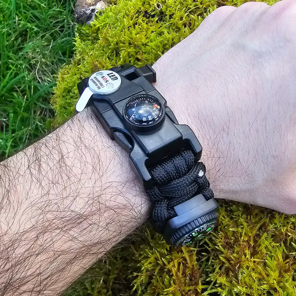 Pulsera Paracord de Supervivencia 10 en 1 con Brújula, Pedernal y Luz LED | Bushcraft y Emergencias - Imagen 6