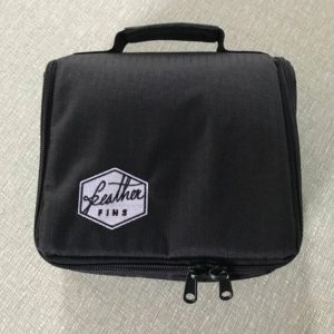 Estuche quillas y accesorios pequeño Feather Fins