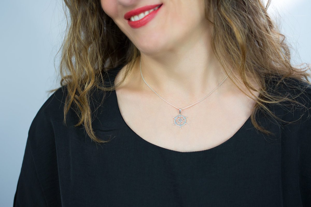 Colgante timón de plata con cadena - Imagen 4