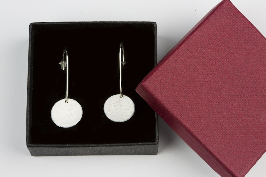 Pendientes Circulo Blanco - Imagen 4