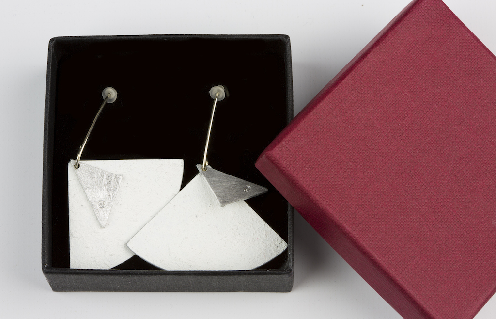 Pendientes Abanico Blanco - Imagen 4