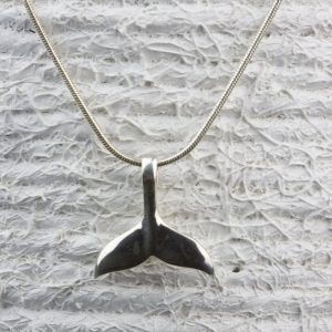 Colgante cola de ballena plata