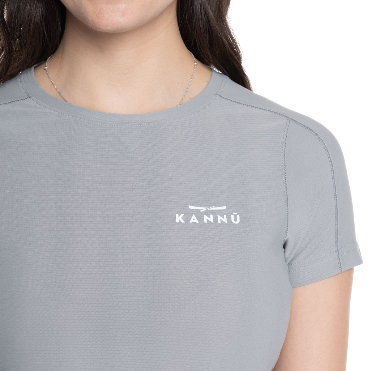 POLERA KANNU M/C TORRECILLAS MUJER GRIS - Imagen 4